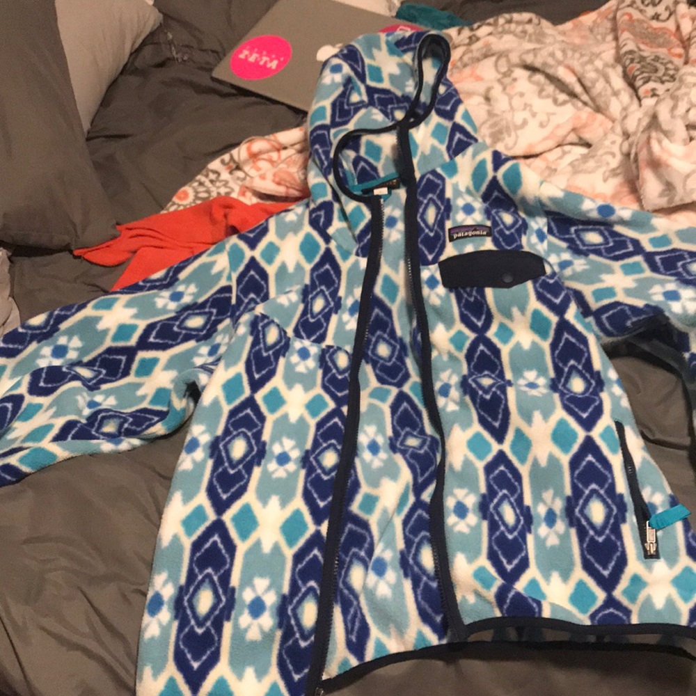 Women’s Patagonia jacket with hoodie.